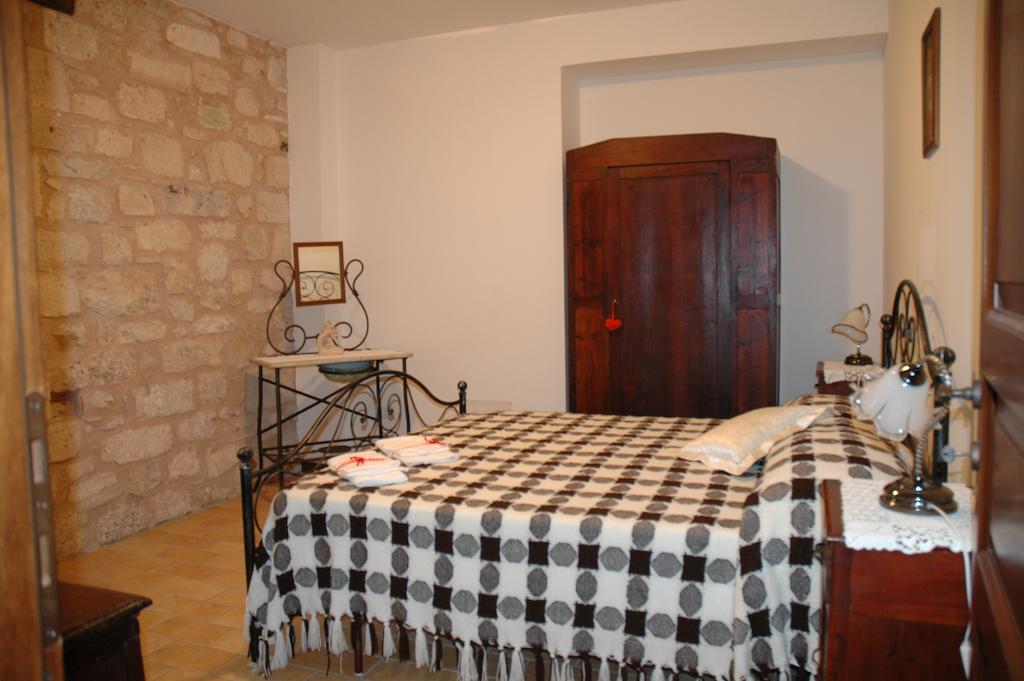 La Mola Maringalli Hostal Cascia Habitación foto